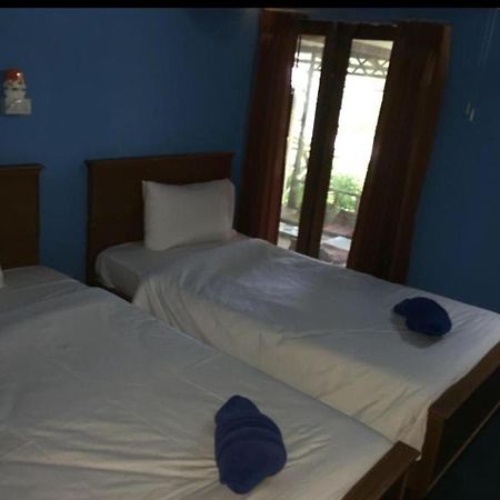 The Lazy Bar And Guesthouse Krabi ภายนอก รูปภาพ