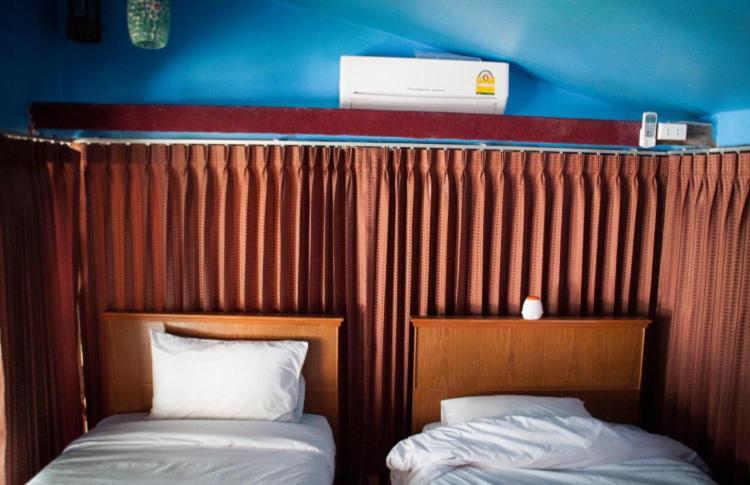 The Lazy Bar And Guesthouse Krabi ภายนอก รูปภาพ