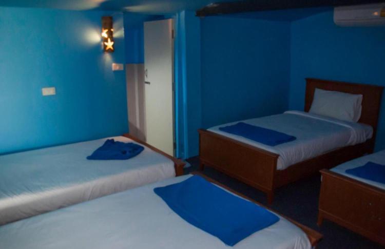 The Lazy Bar And Guesthouse Krabi ภายนอก รูปภาพ
