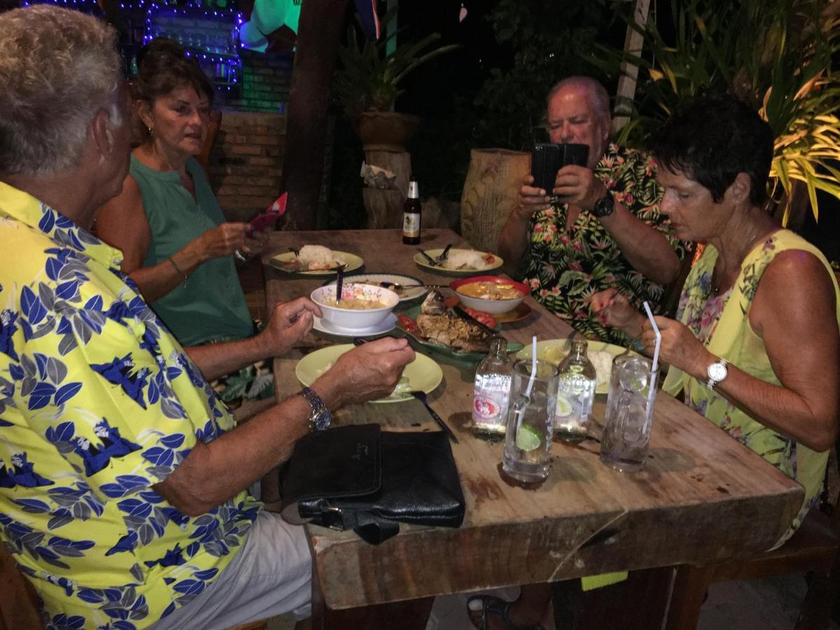 The Lazy Bar And Guesthouse Krabi ภายนอก รูปภาพ